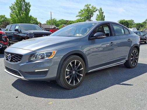 2016 Volvo S60 Cross Country T5 Platinum