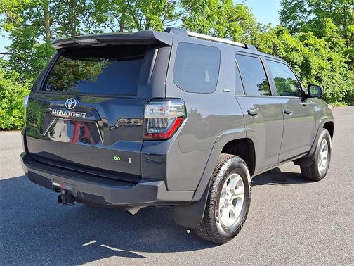2024 Toyota 4Runner SR5