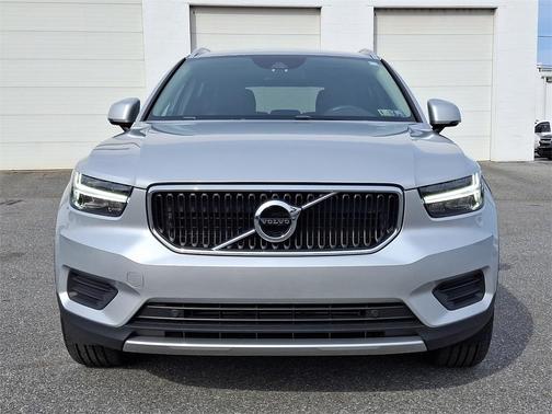 2019 Volvo XC40 T4 Momentum