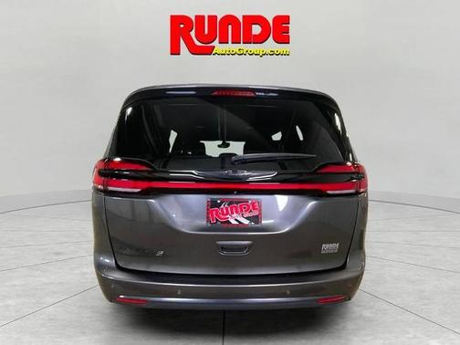2023 Chrysler Pacifica Touring-L