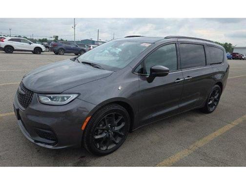 2023 Chrysler Pacifica Touring-L