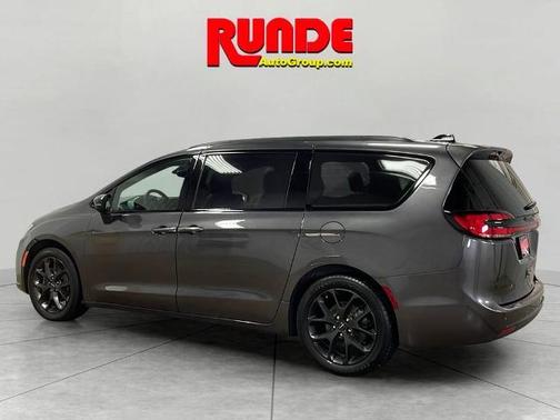 2023 Chrysler Pacifica Touring-L