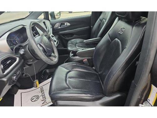 2023 Chrysler Pacifica Touring-L
