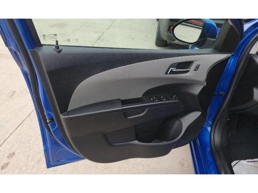 2016 Chevrolet Sonic LT