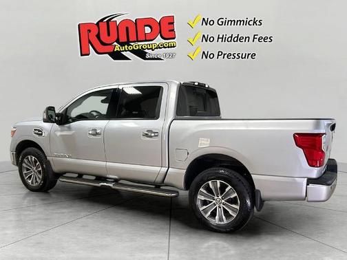 2017 Nissan Titan SL