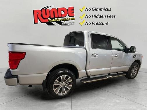 2017 Nissan Titan SL