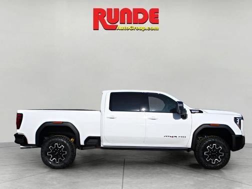 White 2024 GMC Sierra 2500 AT4X