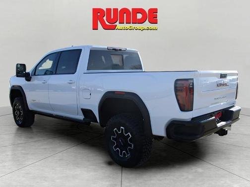 White 2024 GMC Sierra 2500 AT4X