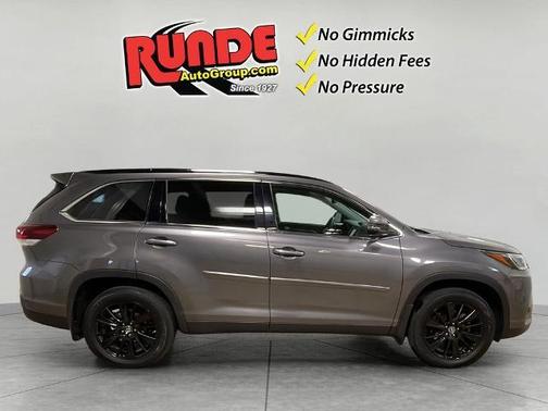 2019 Toyota Highlander 