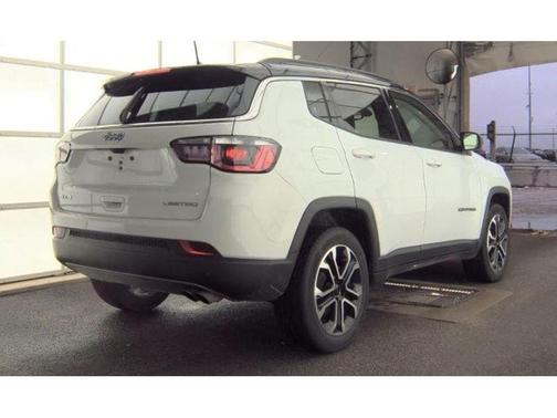 White 2022 Jeep Compass Limited
