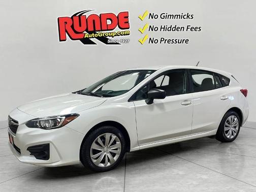 Crystal White Pearl 2018 Subaru Impreza 2.0i