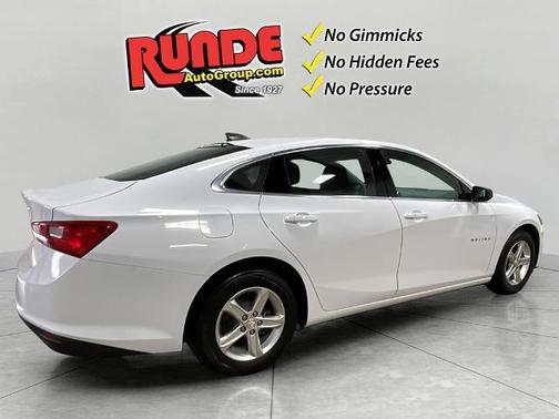 White 2021 Chevrolet Malibu 1LS