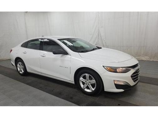White 2021 Chevrolet Malibu 1LS