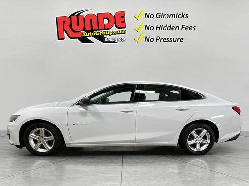 White 2021 Chevrolet Malibu 1LS