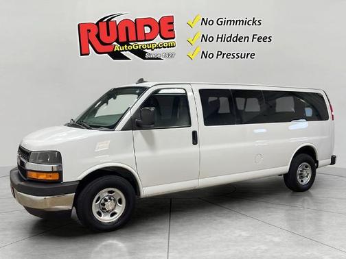 White 2018 Chevrolet Express 3500 LT
