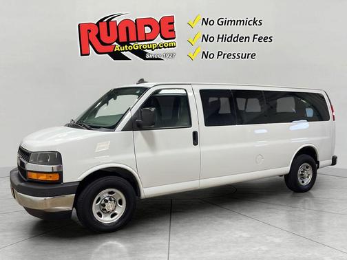 White 2018 Chevrolet Express 3500 LT
