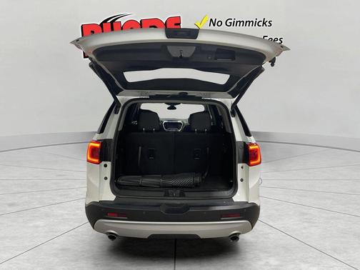 White 2018 GMC Acadia SLT-1