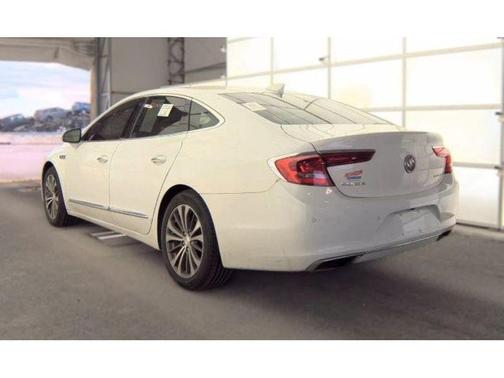 White 2017 Buick LaCrosse Essence