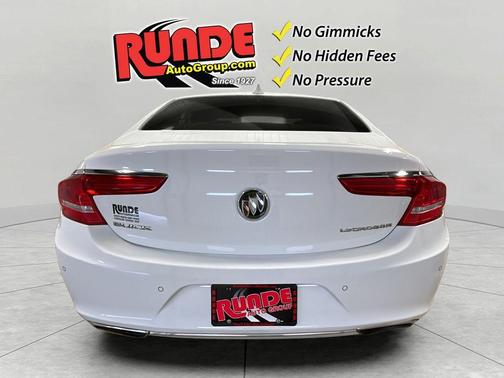 White 2017 Buick LaCrosse Essence