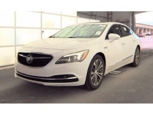 White 2017 Buick LaCrosse Essence