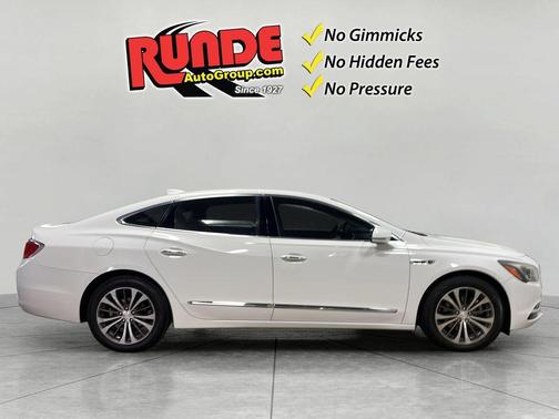 White 2017 Buick LaCrosse Essence