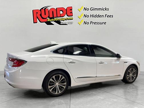 White 2017 Buick LaCrosse Essence