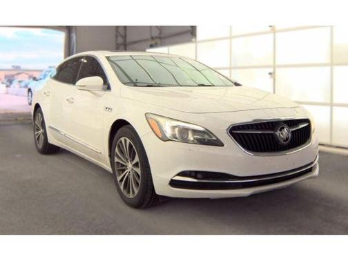 White 2017 Buick LaCrosse Essence