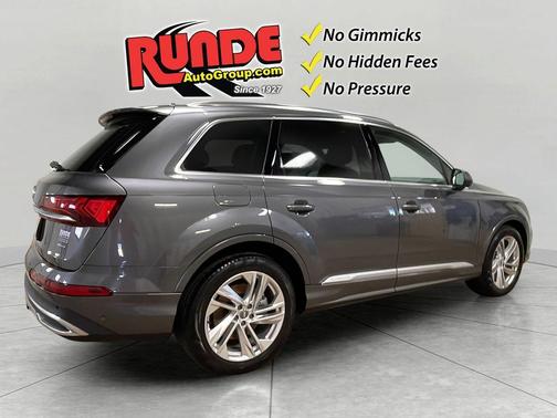 Samurai Gray Metallic 2020 Audi Q7 55 Premium Plus