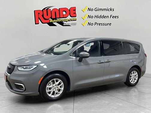 2023 Chrysler Pacifica Touring