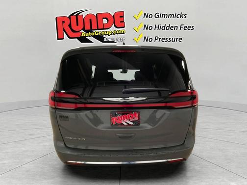 2023 Chrysler Pacifica Touring