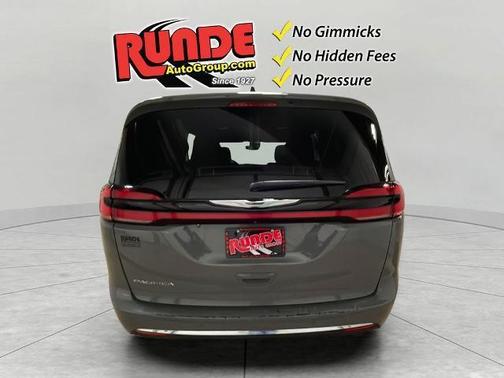 2023 Chrysler Pacifica Touring