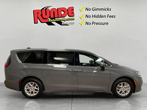 2023 Chrysler Pacifica Touring