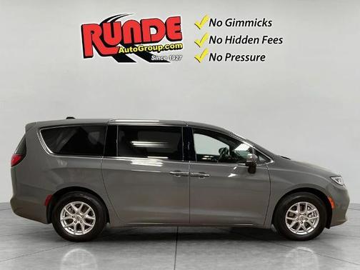 2023 Chrysler Pacifica Touring