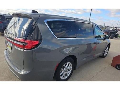 2023 Chrysler Pacifica Touring