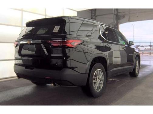 Black 2023 Chevrolet Traverse LT Cloth