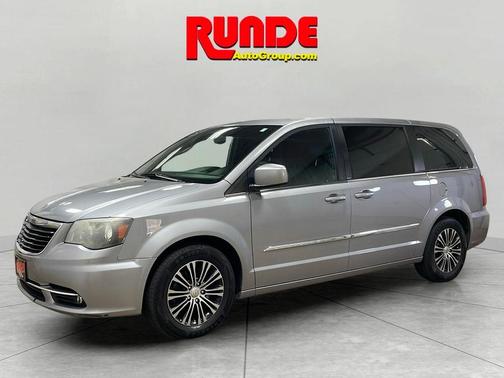2014 Chrysler Town & Country S