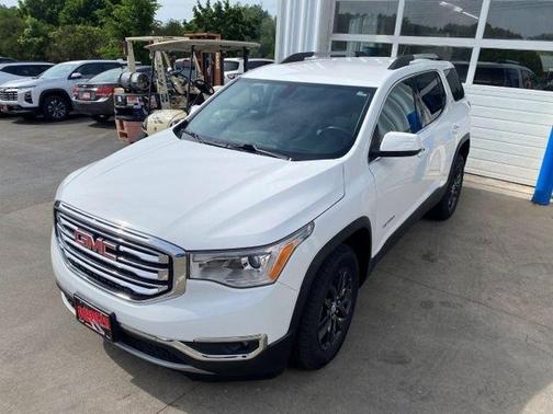 White 2018 GMC Acadia SLT-1