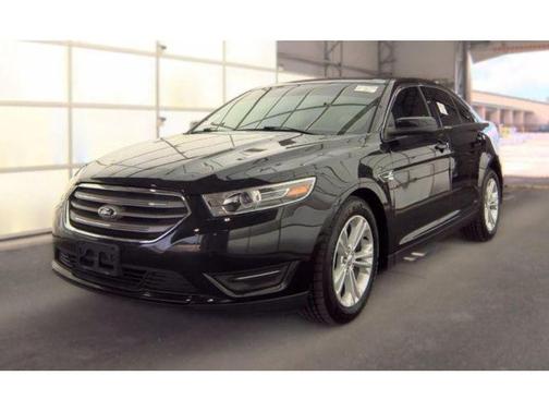 Black 2015 Ford Taurus SEL