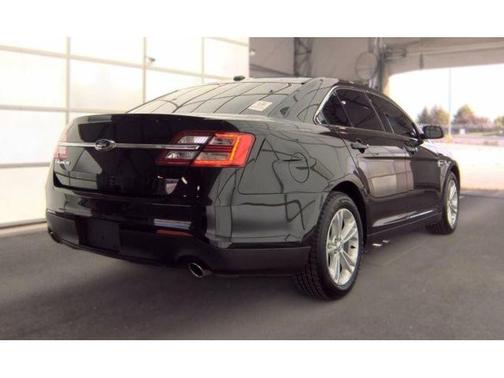 Black 2015 Ford Taurus SEL