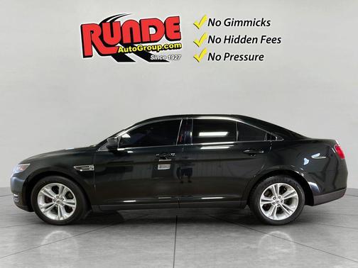 Black 2015 Ford Taurus SEL