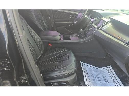 Black 2015 Ford Taurus SEL