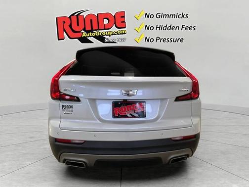 2023 Cadillac XT4 Premium Luxury