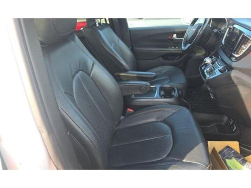 2020 Chrysler Pacifica Touring-L Plus