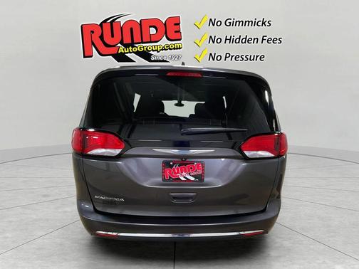 2017 Chrysler Pacifica Touring-L