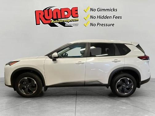 Everest White P 2024 Nissan Rogue SV