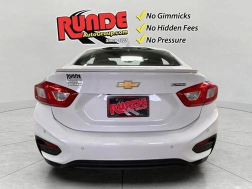 White 2017 Chevrolet Cruze Premier