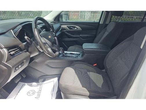 White 2019 Chevrolet Traverse LT Cloth
