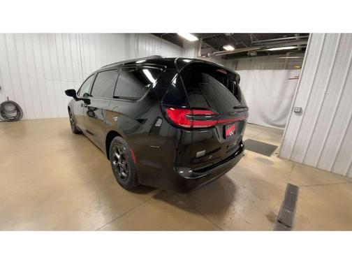 2024 Chrysler Pacifica Hybrid Select