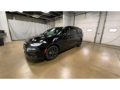2024 Chrysler Pacifica Hybrid Select