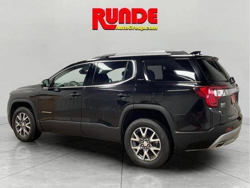 Black 2023 GMC Acadia SLT